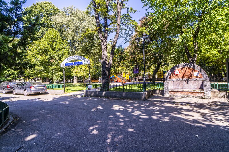 Vatra Luminoasa Parcul Ciurea, 2 camere, 59 mp, 2 bai, boxa, STB si metrou.